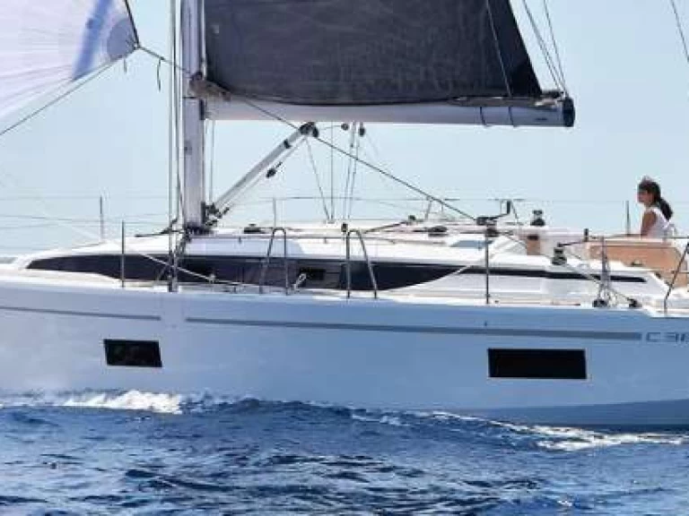 Bavaria Bavaria C38 jednotlivci a charterové společnosti v Marmaris