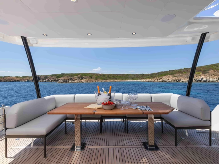 Pronájem Motorová loď Prestige s licencí