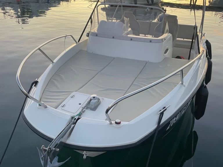 Pronájem lodi Rab lákavé ceny Activ 605 Sundeck
