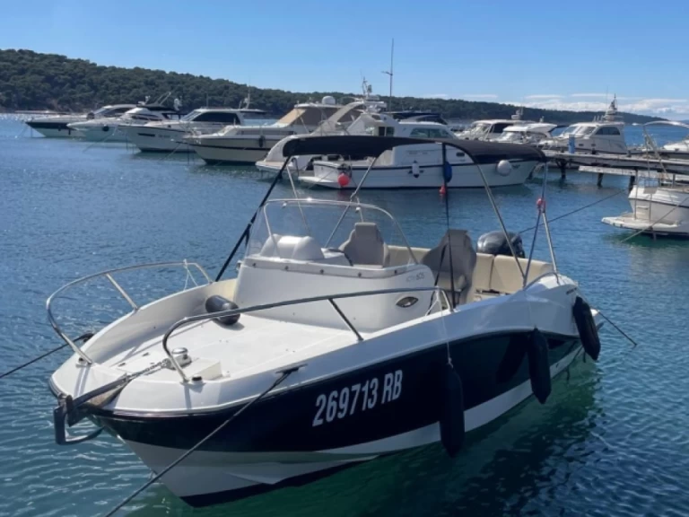 Quicksilver Activ 605 Sundeck jednotlivci a charterové společnosti v Rab