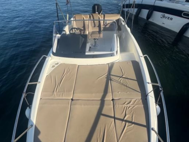Pronájem lodi Rab lákavé ceny Activ 675 Sundeck