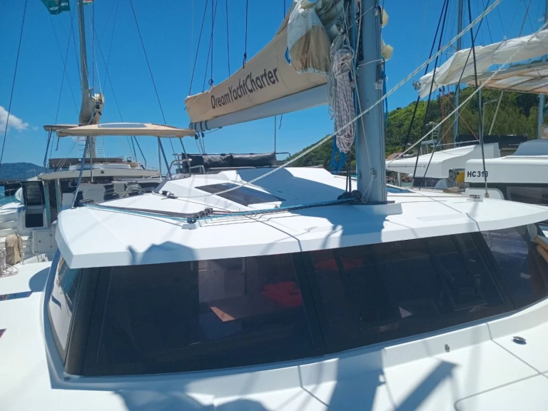 Pronájem Katamarán v Praslin Island -Fountaine Pajot Saona 47