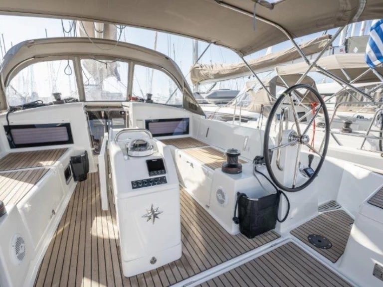 Jeanneau Sun Odyssey 440 jednotlivci a charterové společnosti v Piso Livadi