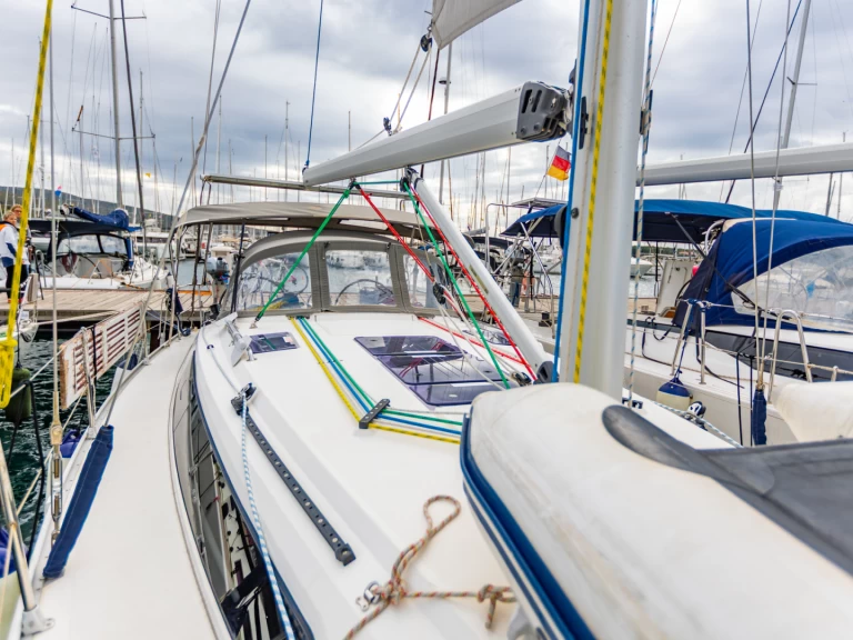 Pronajmout Plachetnice se skipperem či ne Bavaria v Punat