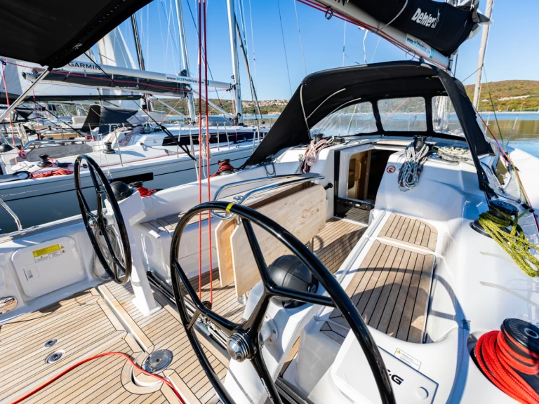 Pronájem Plachetnice Dehler s licencí