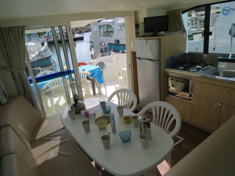 Říční loď k pronájmu v Grez-Neuville za nejlepší cenu