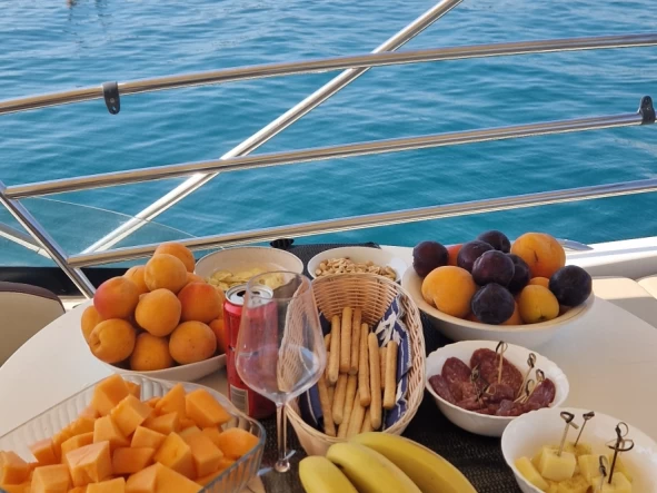 Motorová loď k pronájmu v Poreč za nejlepší cenu