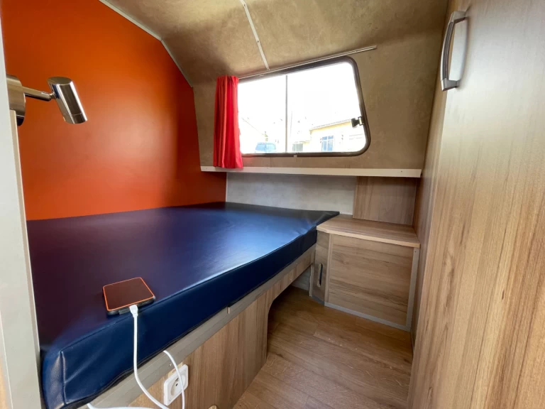 Pronajmout si Nicols Yacht Classic Groupe 6-11 p. v Sablé-sur-Sarthe