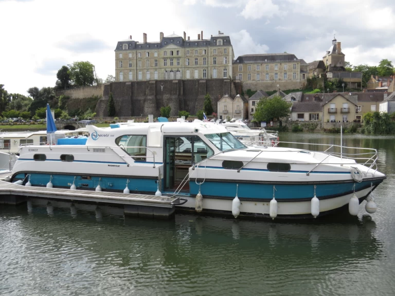 Pronájem lodi Nicols Yacht Confort Groupe 8-10 p. v Sablé-sur-Sarthe na Samboatu