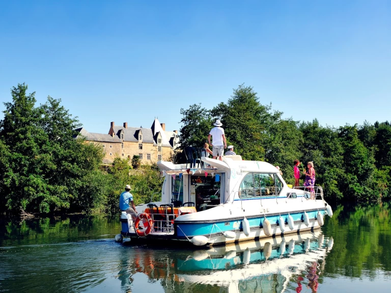 Nicols Yacht Confort Family 6-10 p. jednotlivci a charterové společnosti v Sablé-sur-Sarthe