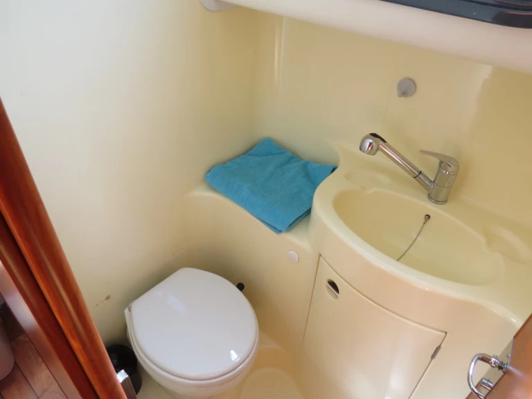 Pronajmout si Nicols Yacht Confort Family 6-10 p. v Grez-Neuville