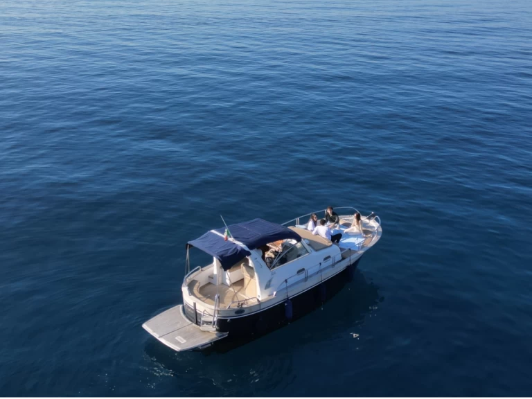 Pronájem lodi Sorrento lákavé ceny 9,5 cabin