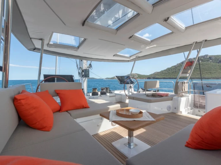 Pronájem Katamarán Fountaine Pajot s licencí
