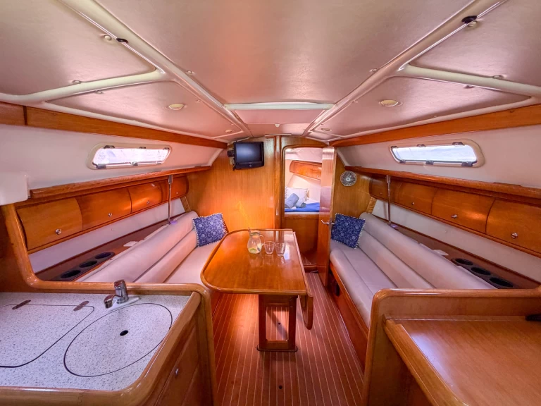 Pronajmout Plachetnice se skipperem či ne Bavaria v Vlycho