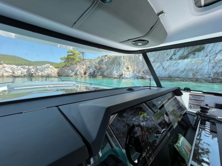 Pronájem Motorová loď v Skiathos -Axopar Axopar 37 XC Cross Cabin