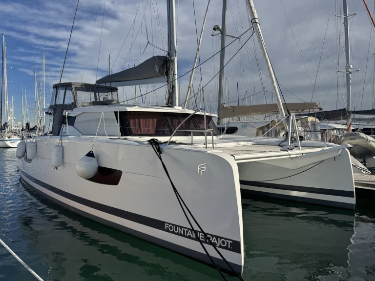 Fountaine Pajot Isla 40 jednotlivci a charterové společnosti v La Rochelle