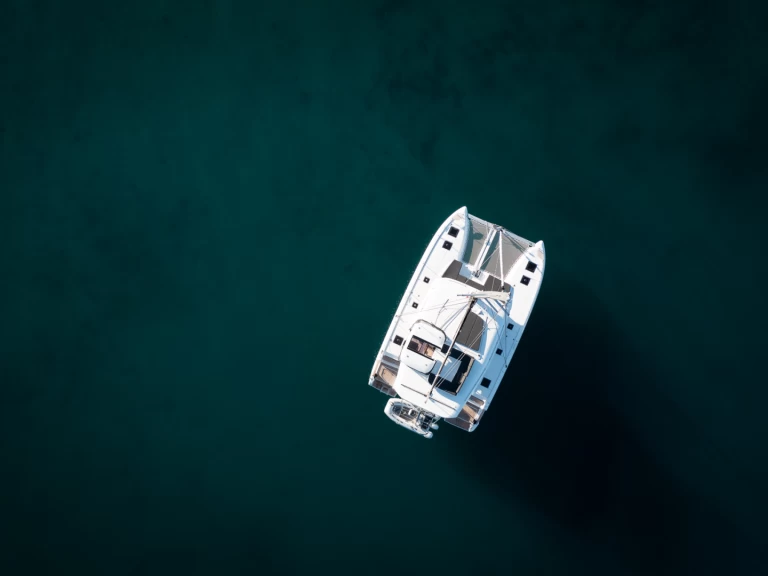 Pronájem Katamarán Lagoon s licencí