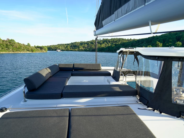 Pronájem Katamarán Lagoon s licencí