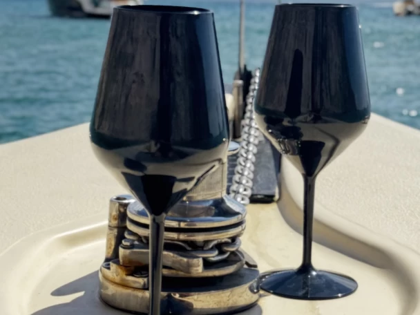 Pronajmout si Victor Victor 7.4M v Agía Kiriakí