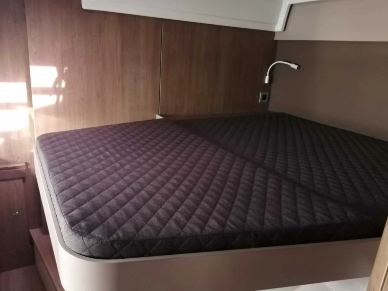 Pronájem lodi Cagliari lákavé ceny Bali Catspace Voile