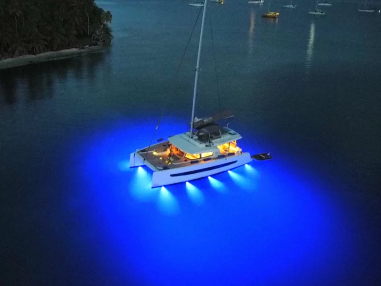 Katamarán k pronájmu v Jolly Harbour za nejlepší cenu