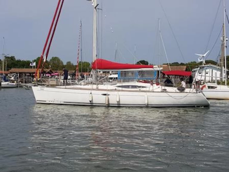 Pronajmout si Alliaura-Marine FEELING 44 DI v Quiberon