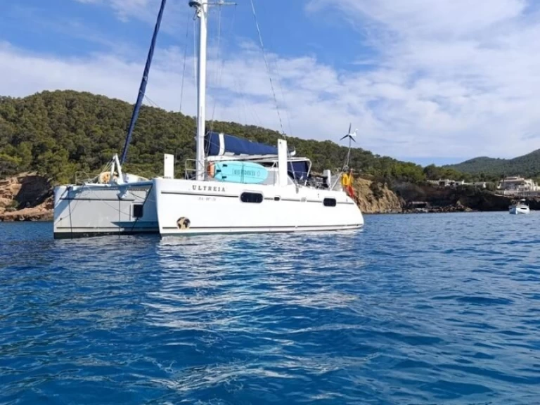 Pronajmout si Bali Catana 431 v Port d'Andratx