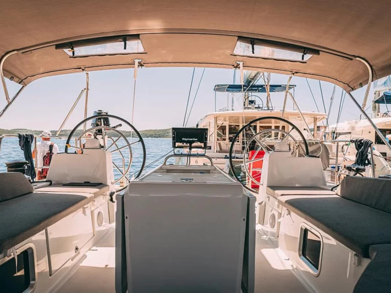 Jeanneau Jeanneau 54 jednotlivci a charterové společnosti v Le Marin