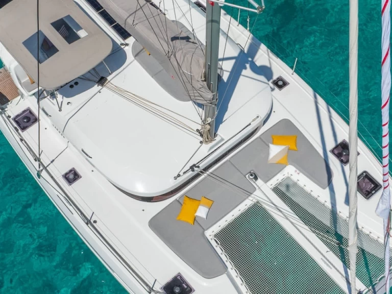 Pronajmout si Lagoon Lagoon 38 - 3 + 2 cab. v Elliniko 