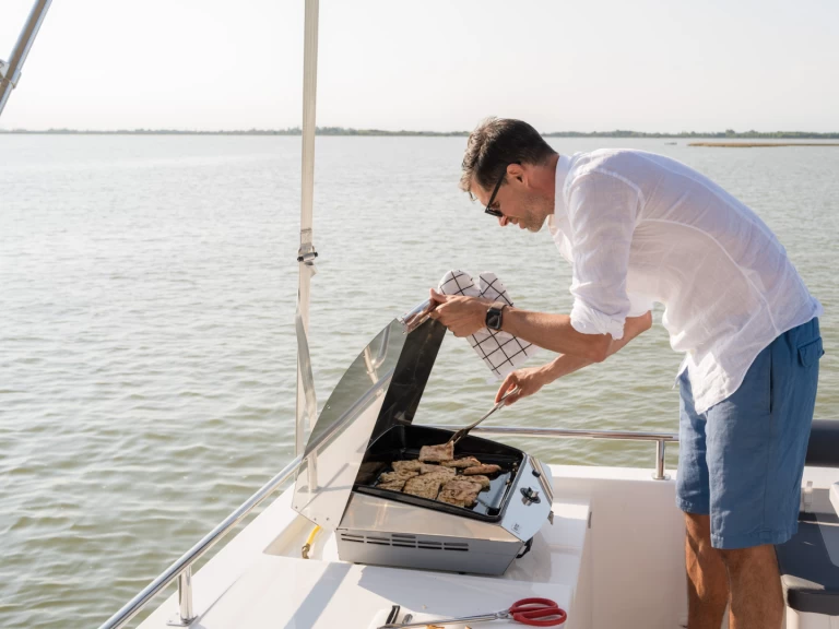 Pronájem Říční loď Delphia s licencí