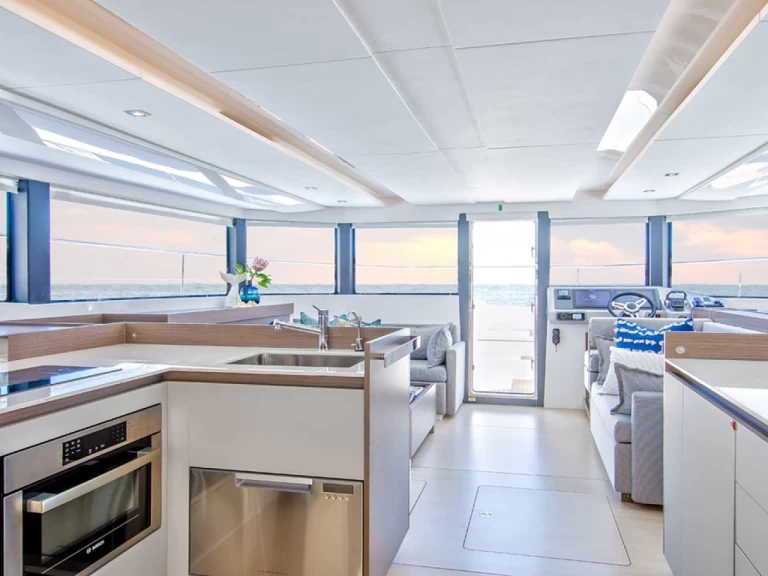 Pronájem lodi Eden Island lákavé ceny Leopard 46 Powercat