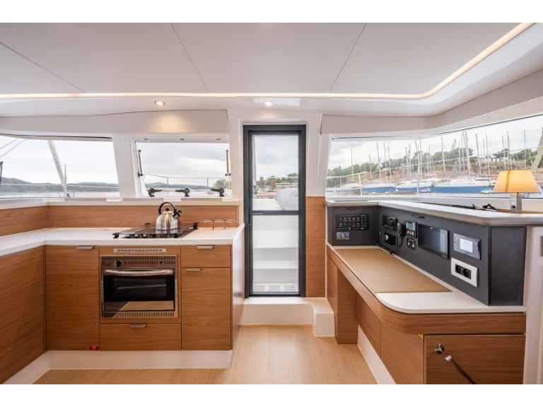 Pronájem Katamarán Bali s licencí