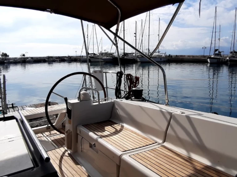 Pronájem Plachetnice Bénéteau s licencí