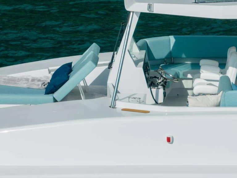 Pronájem lodi Bahamy lákavé ceny SOLAIRE