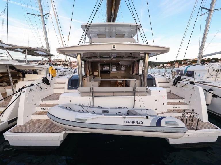 Pronajmout Katamarán se skipperem či ne Bali v Trogir