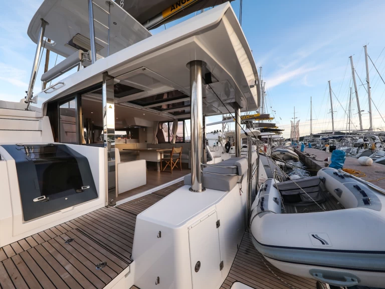 Pronájem Katamarán Bali s licencí