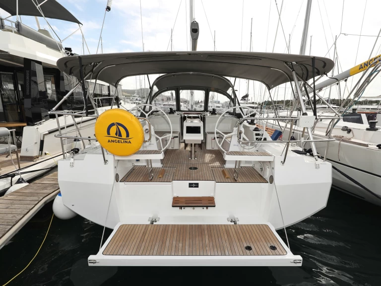 Pronájem Plachetnice v Šibenik  -Bavaria Bavaria C42