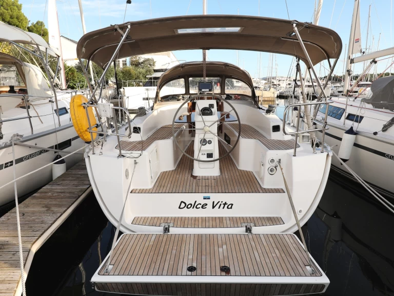 Pronajmout Plachetnice se skipperem či ne Bavaria v Šibenik 