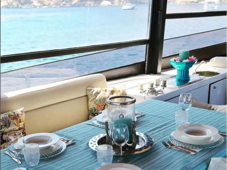 Pronájem Jachta Posillipo technema  s licencí