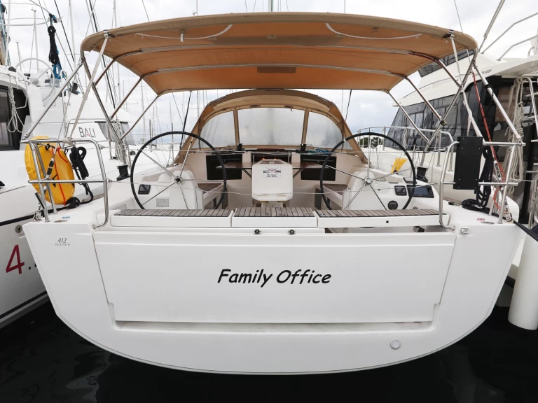 Dufour Dufour 412 Grand Large jednotlivci a charterové společnosti v Sveti Filip i Jakov