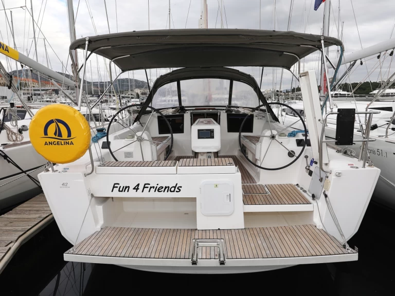 Dufour Dufour 412 Grand Large jednotlivci a charterové společnosti v Primošten 