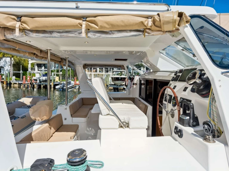 Pronájem lodi St Francis KISMET v Bahamy na Samboatu