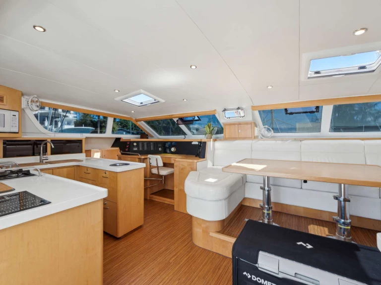 St Francis KISMET jednotlivci a charterové společnosti v Bahamy