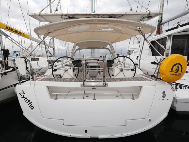 Pronajmout si Bénéteau Oceanis 41 v Sveti Filip i Jakov