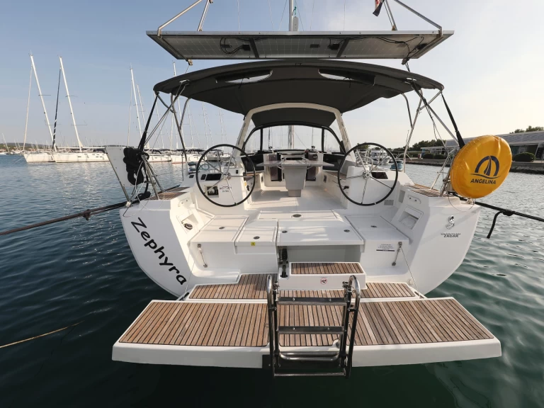 Pronájem Plachetnice Bénéteau s licencí