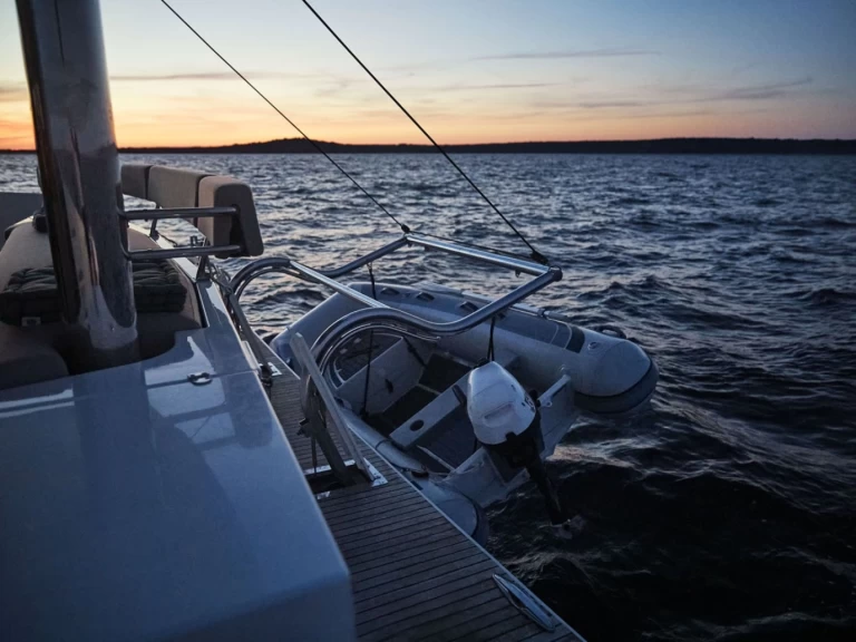 Bali Bali 5.4 jednotlivci a charterové společnosti v Raiatea Island