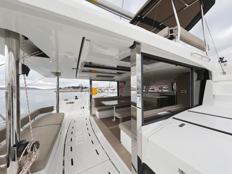 Pronajmout Katamarán se skipperem či ne Bali v Trogir