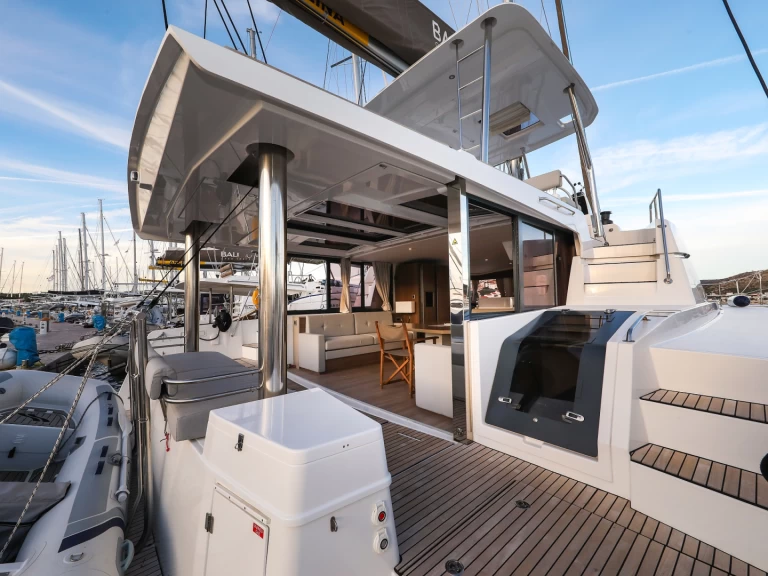 Bali Bali 4.8 jednotlivci a charterové společnosti v Trogir