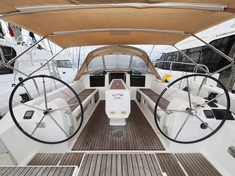 Pronajmout Plachetnice se skipperem či ne Dufour v Sveti Filip i Jakov