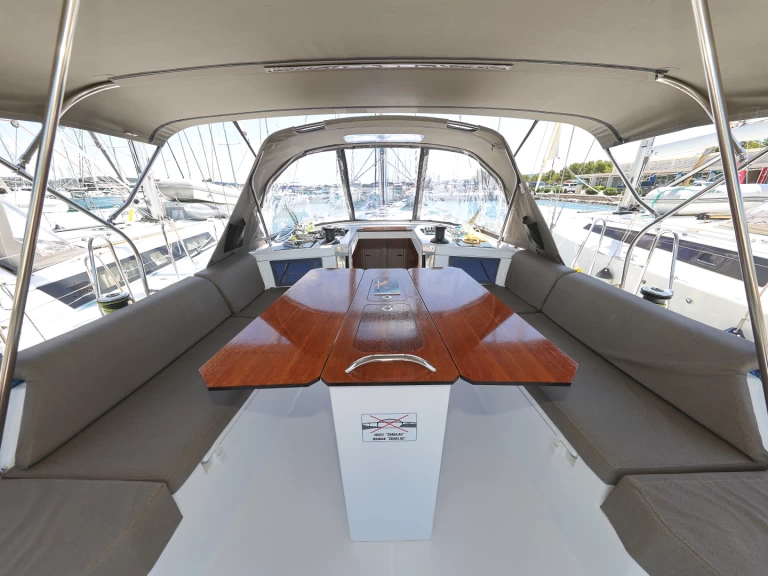 Pronajmout si Dufour Dufour 44 v Šibenik 